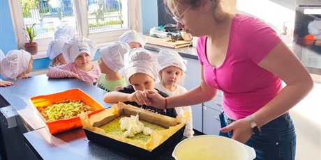 Powiększ grafikę: szpinakowe-szalenstwo-grupa-zolta-679820.jpg